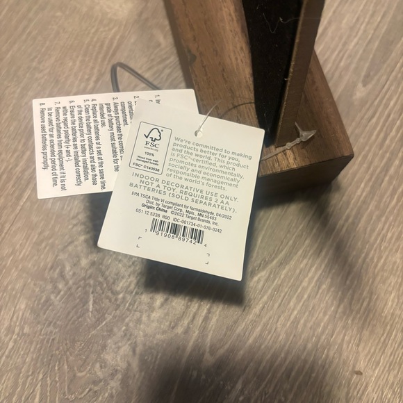 NWT Target Wondershop 9" Battery Operated Lit
Decorative Wooden Star - Picture 5 of 5